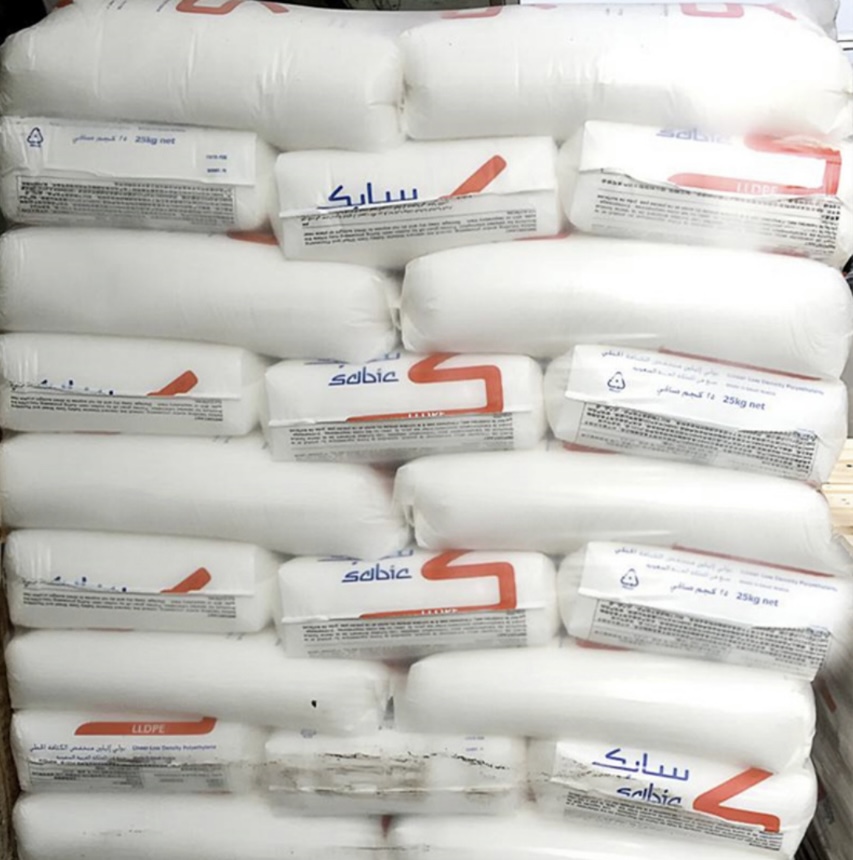 ad7a4e88-32d8-43eb-9759-92af34c72ff2_Pallet di sacchi di resina LLDPE da 25 kg di SABIC, scorta di magazzino.jpg